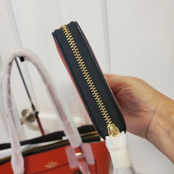 NWT Coach Disney Mickey Mouse X Keith Haring Leather Mollie Tote & Wallet Set - Picture 6 of 14